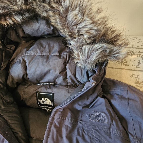 $368 The North Face Greenland Goosedown Gray Puffer W Fur Removable Hood Medium - Picture 1 of 12